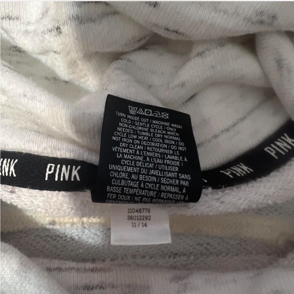 Victoria's Secret PINK Off-White Sweatshirt With‎ Black Pink logos Size Medium - Picture 4 of 4